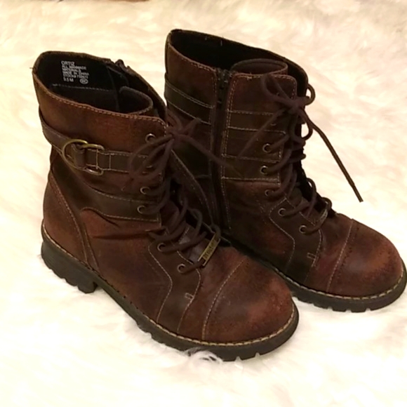 Mudd Shoes - Women's Brogan Boots Size 9.5